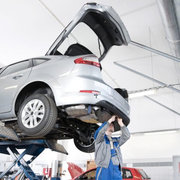 Stacja Kontroli Pojazdów: procedura przeglądu i niezbędne dokumenty