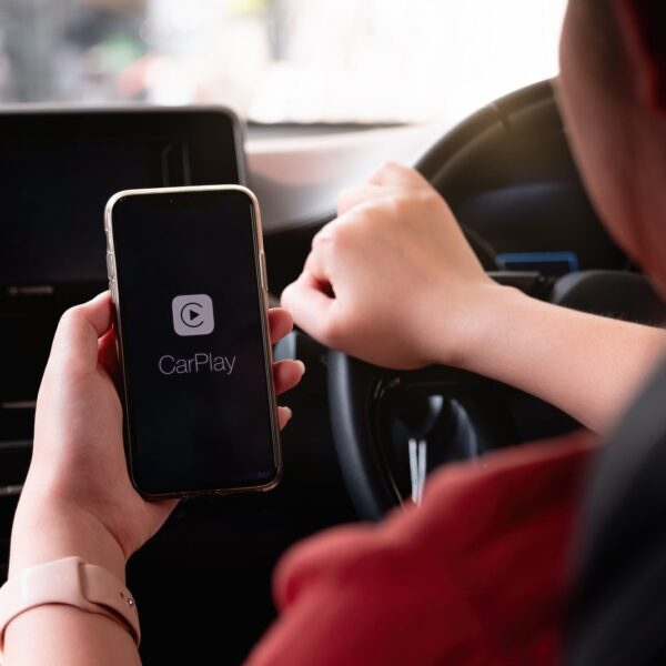 Najlepsze aplikacje dla kierowców – od nawigacji po diagnostykę