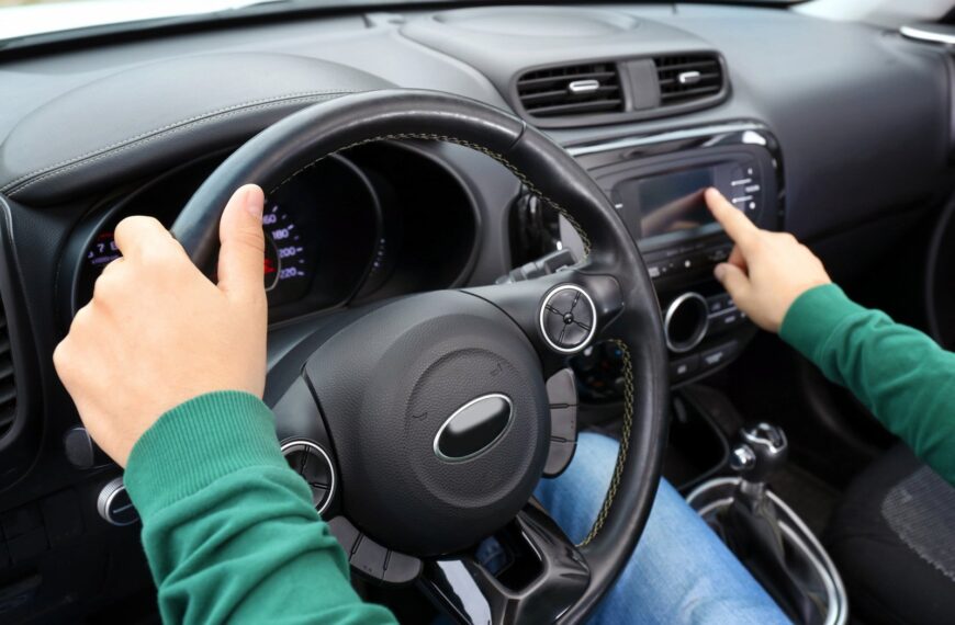 Najpopularniejsze mity motoryzacyjne obalone: Co naprawdę warto wiedzieć o swoim aucie?