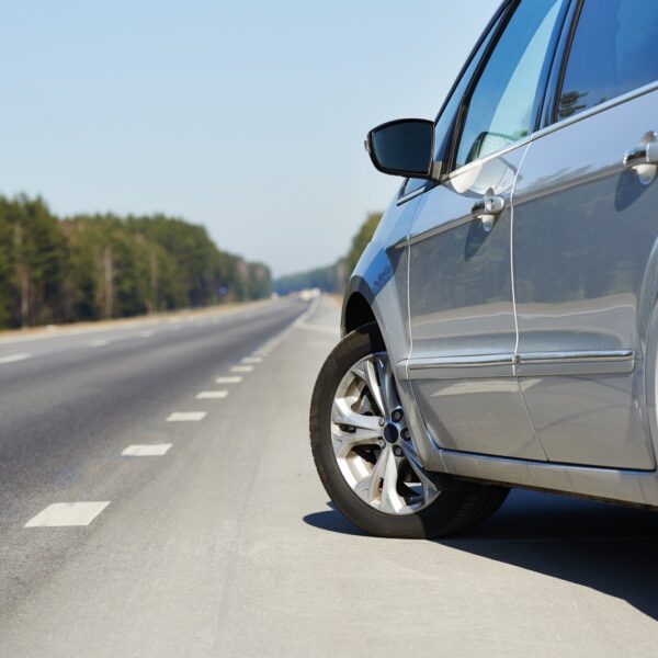 Jakie są różnice między napędem na przednie i tylne koła? Zalety i wady obu rozwiązań