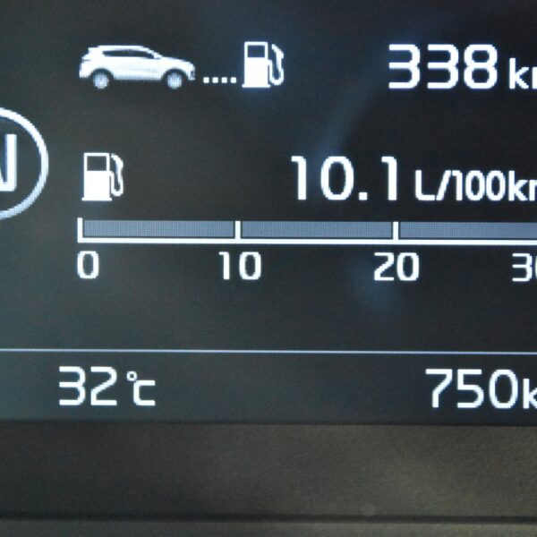 Rola i wpływ aerodynamiki na osiągi samochodu: jak projekt samochodu wpływa na zużycie paliwa i przyspieszenie?