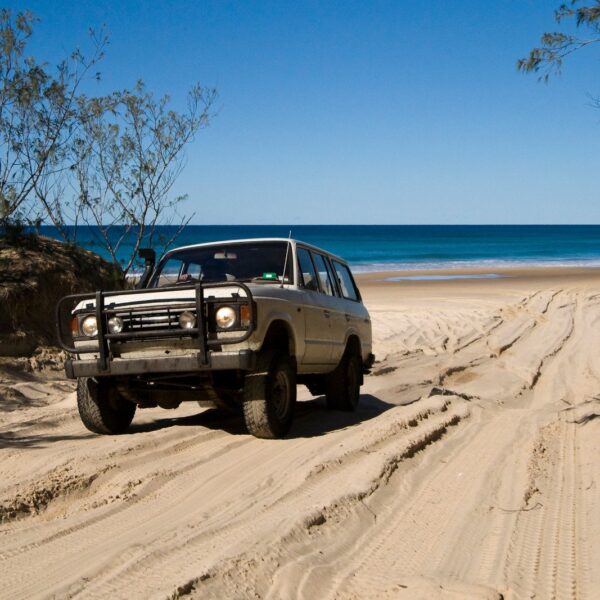Zalety i wady samochodów z napędem na cztery koła (4WD) w codziennym użytkowaniu.
